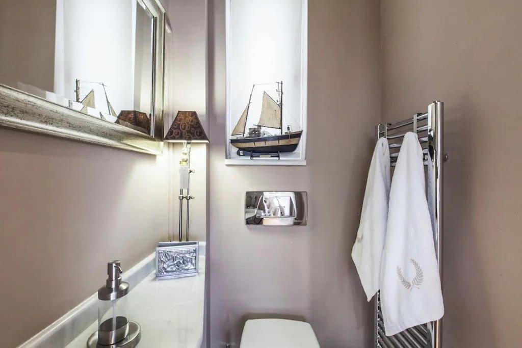 אתונה Luxury Acropolis View Duplex Penthouse In Thiseio 155M2 מראה חיצוני תמונה