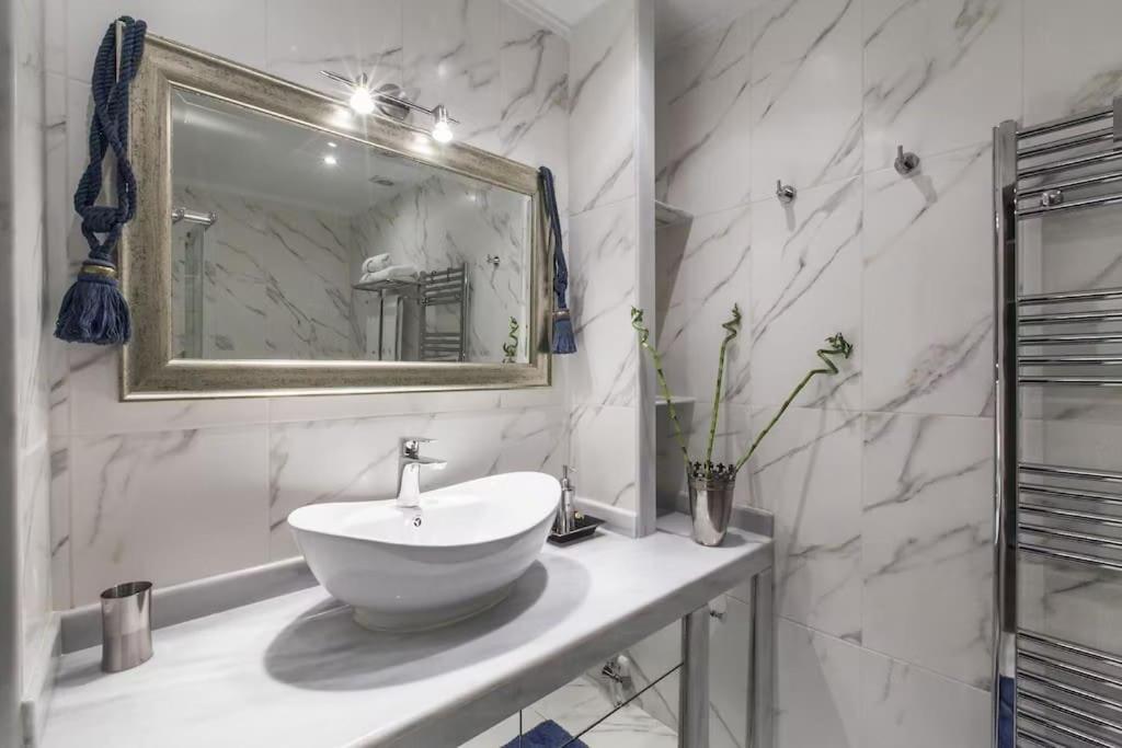 אתונה Luxury Acropolis View Duplex Penthouse In Thiseio 155M2 מראה חיצוני תמונה